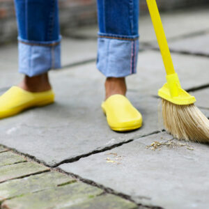 Basic cleaning services of outdoor areas of the house | House Solutions